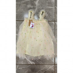 Vestido amarillo con flores bordadas